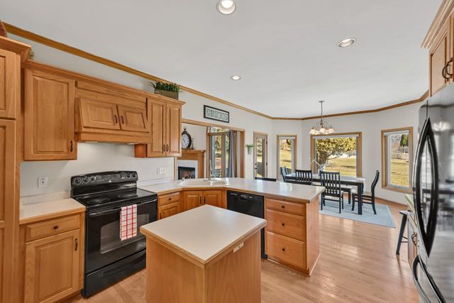 N21W26622 Cattail COURT, Pewaukee, WI 53072