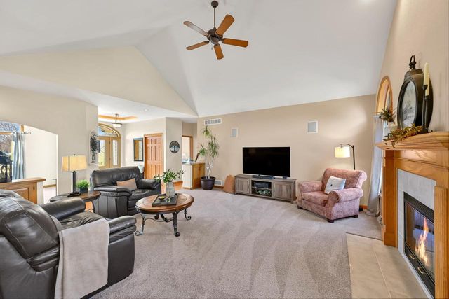 N21W26622 Cattail COURT, Pewaukee, WI 53072