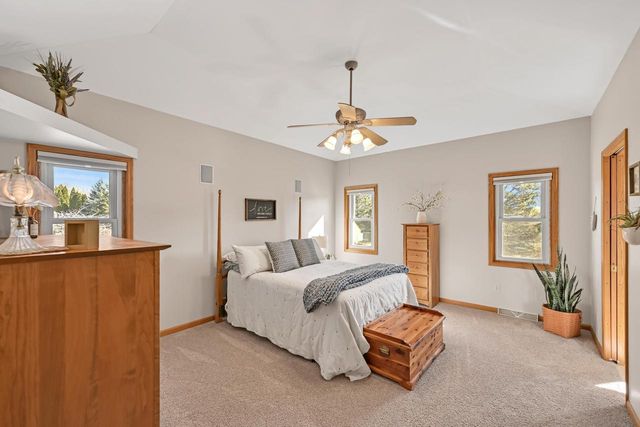 N21W26622 Cattail COURT, Pewaukee, WI 53072