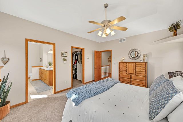 N21W26622 Cattail COURT, Pewaukee, WI 53072