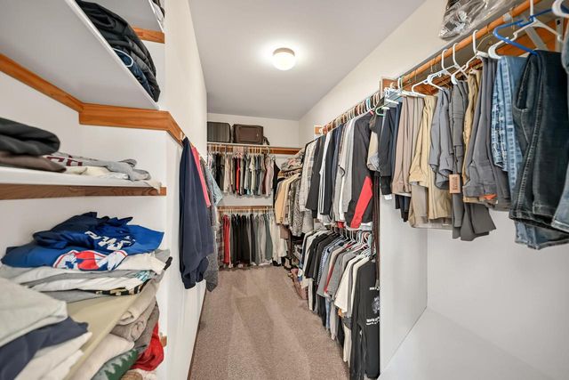 N21W26622 Cattail COURT, Pewaukee, WI 53072