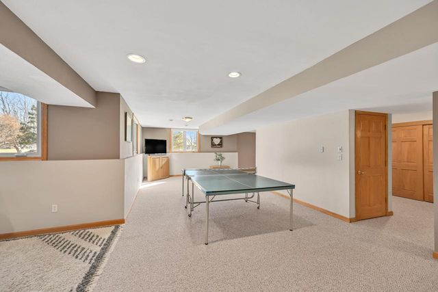 N21W26622 Cattail COURT, Pewaukee, WI 53072