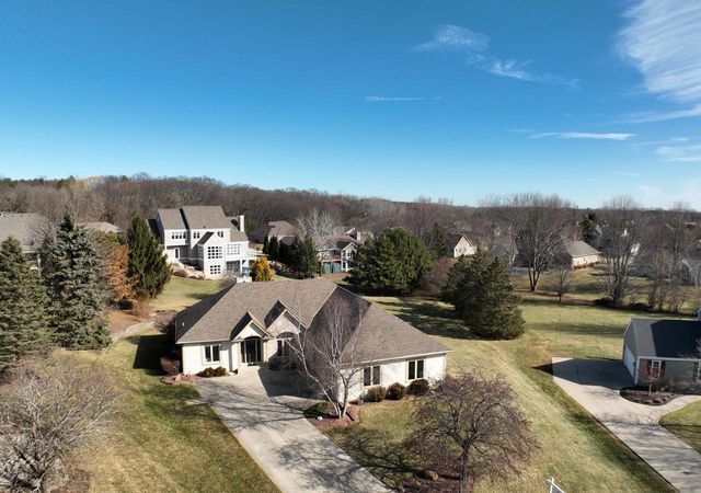 N21W26622 Cattail COURT, Pewaukee, WI 53072