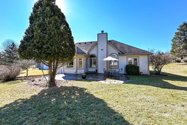 N21W26622 Cattail COURT, Pewaukee, WI 53072