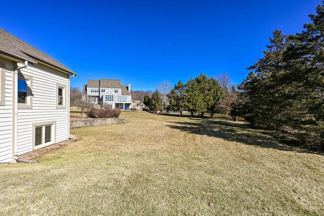 N21W26622 Cattail COURT, Pewaukee, WI 53072