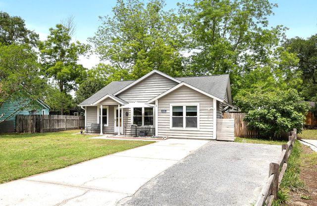1208 Merganser Court, Mount Pleasant, SC 29464