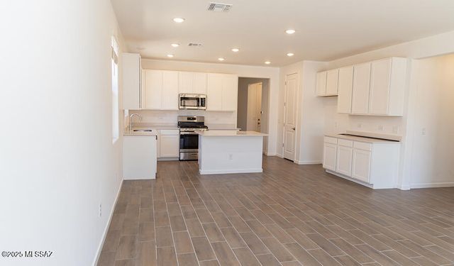 11866 E Becker Drive, Vail, AZ 85641