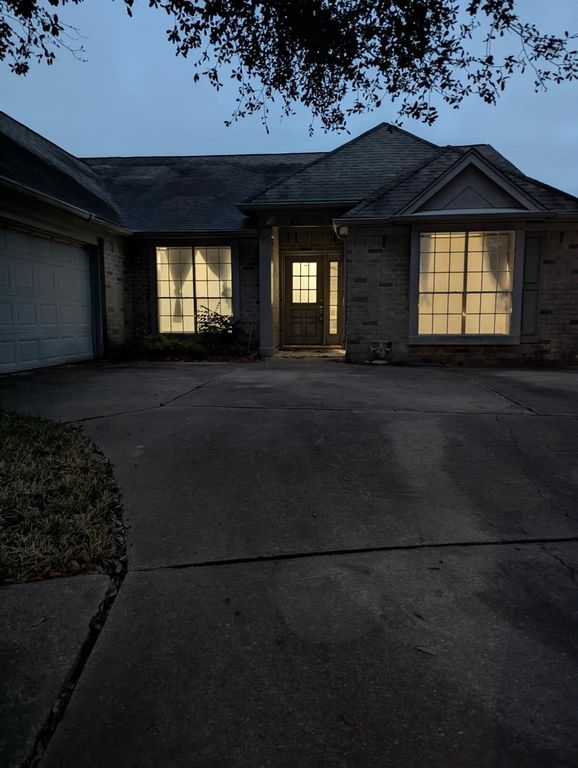 827 Coral Tree Place, Missouri City, TX 77459