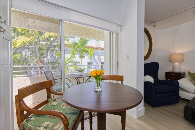 5838 SW 74th Ter 317, South Miami, FL 33143