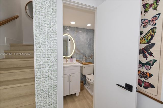 5838 SW 74th Ter 317, South Miami, FL 33143