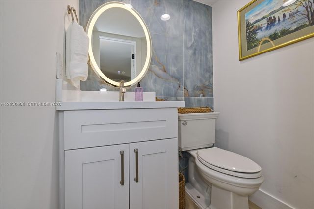 5838 SW 74th Ter 317, South Miami, FL 33143
