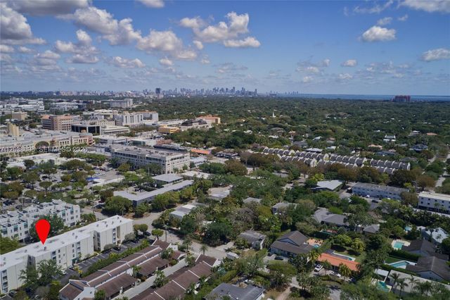 5838 SW 74th Ter 317, South Miami, FL 33143