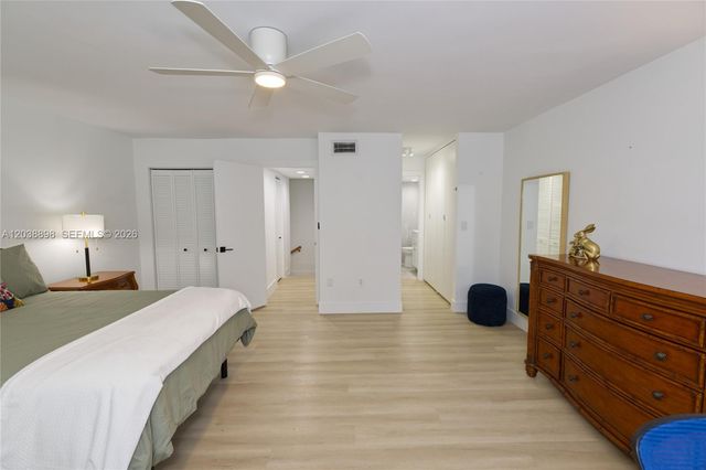5838 SW 74th Ter 317, South Miami, FL 33143