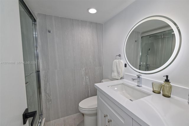 5838 SW 74th Ter 317, South Miami, FL 33143