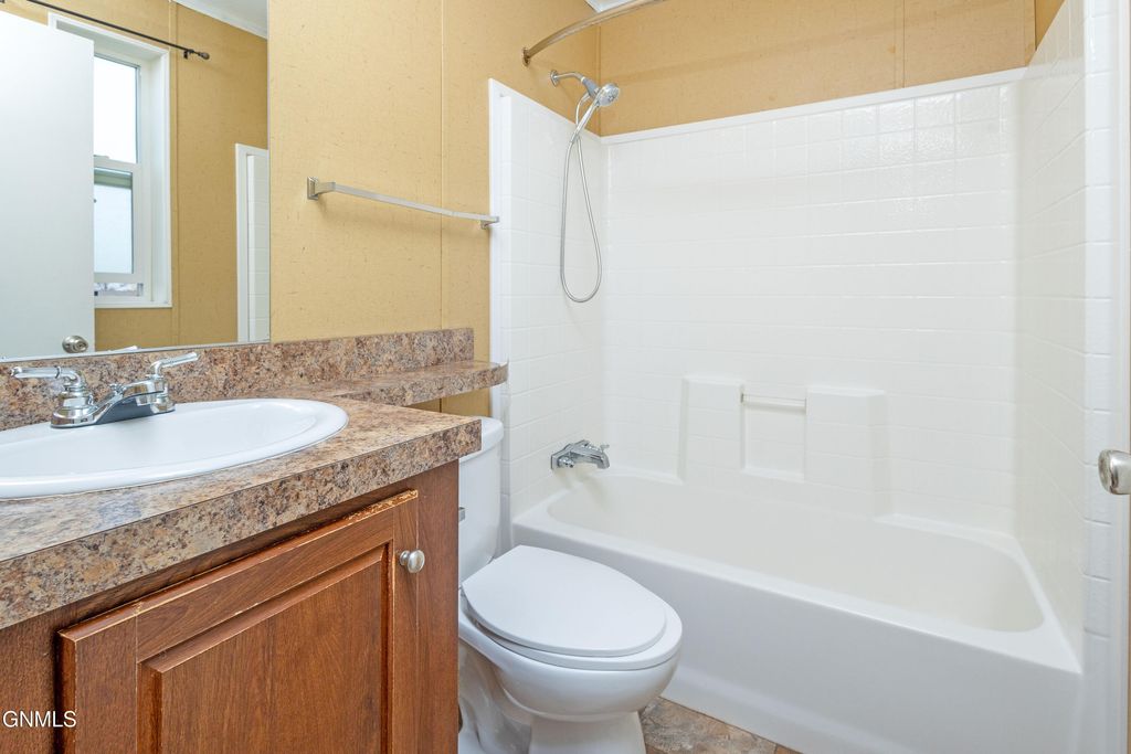 2202 35th Terrace W, Williston, ND 58801 photo 20