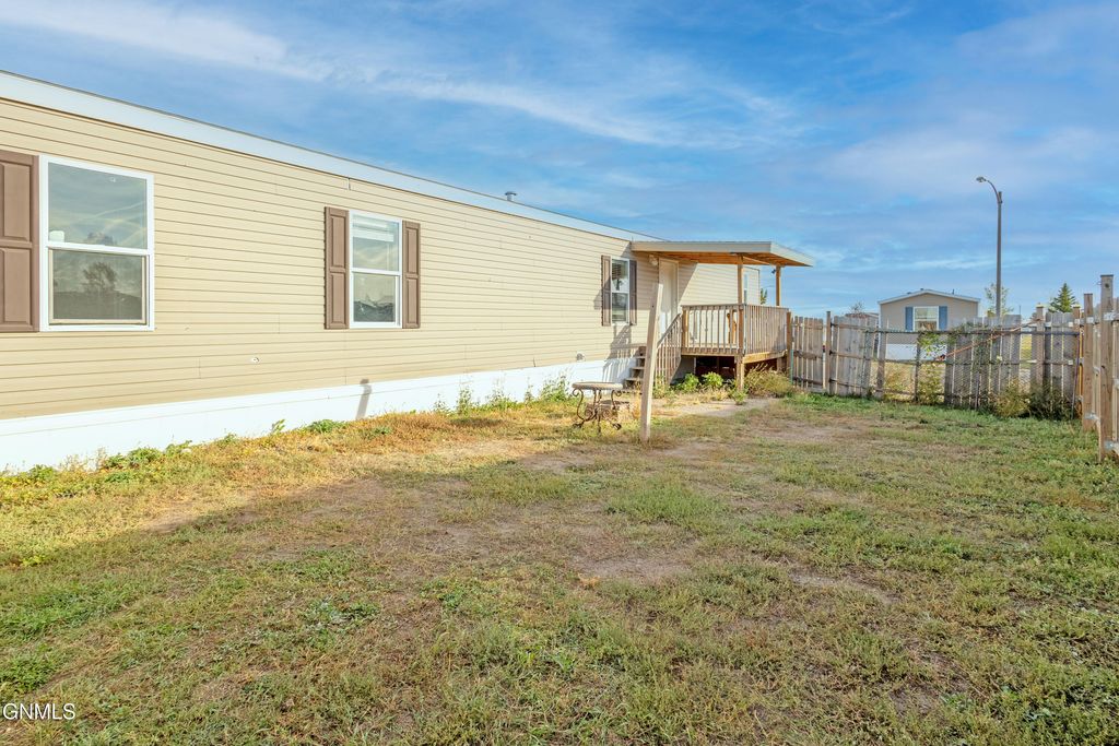 2202 35th Terrace W, Williston, ND 58801 photo 5