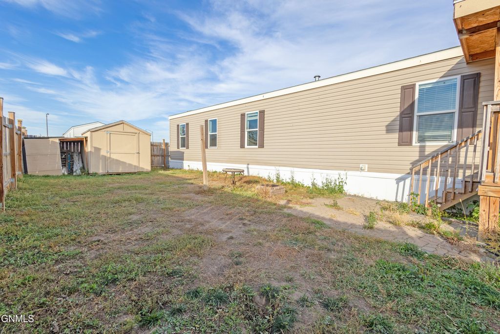 2202 35th Terrace W, Williston, ND 58801 photo 6