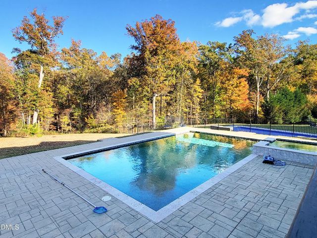 3320 Heathrowe Grove Court, Fuquay Varina, NC 27526