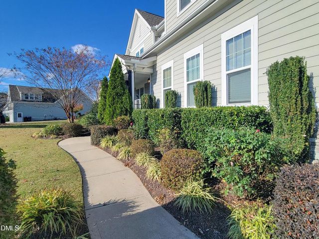 3320 Heathrowe Grove Court, Fuquay Varina, NC 27526