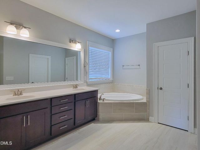 3320 Heathrowe Grove Court, Fuquay Varina, NC 27526