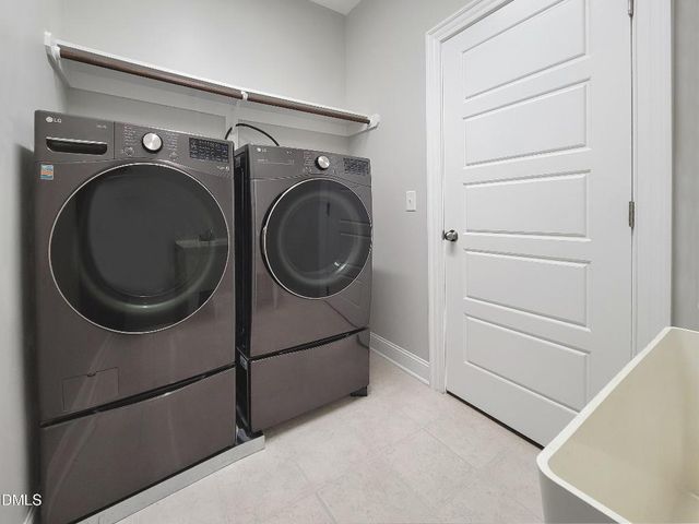 3320 Heathrowe Grove Court, Fuquay Varina, NC 27526