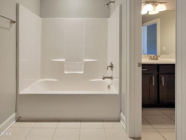 3320 Heathrowe Grove Court, Fuquay Varina, NC 27526