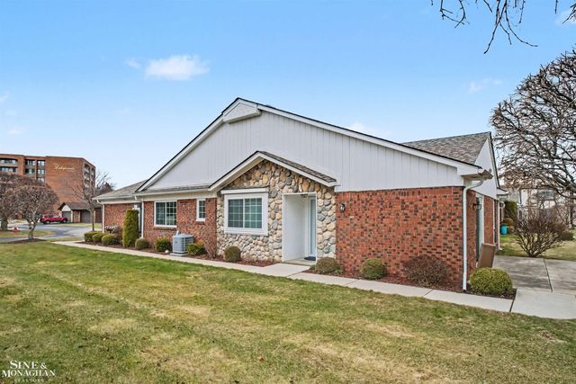 780 Country Club Drive, St Clair Shores, MI 48082