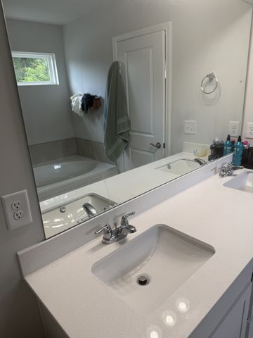 402 Jet Stream Dr, La Vergne, TN 37086