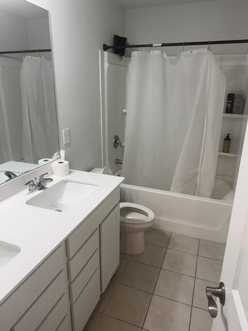 402 Jet Stream Dr, La Vergne, TN 37086