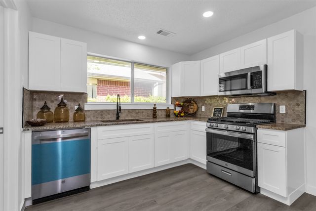 522 Alameda Avenue, Duncanville, TX 75137