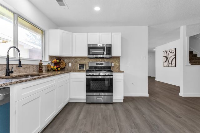 522 Alameda Avenue, Duncanville, TX 75137