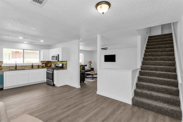 522 Alameda Avenue, Duncanville, TX 75137