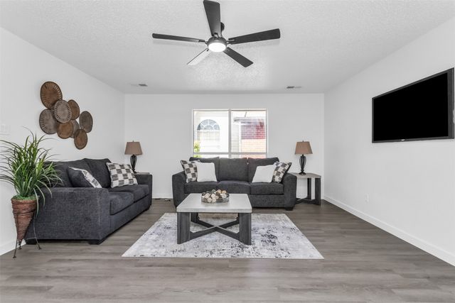 522 Alameda Avenue, Duncanville, TX 75137