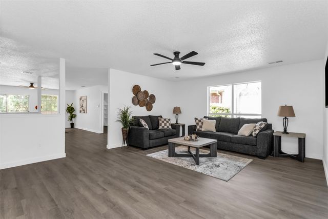 522 Alameda Avenue, Duncanville, TX 75137