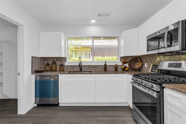 522 Alameda Avenue, Duncanville, TX 75137