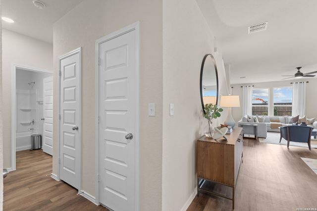 817 RUSTIC GRV, Boerne, TX 78006