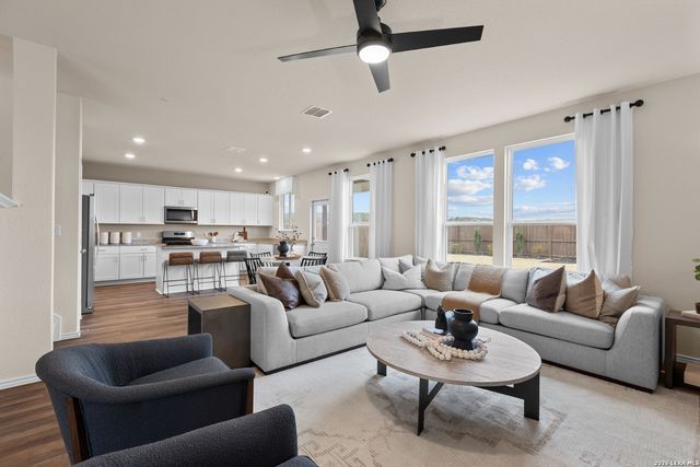 817 RUSTIC GRV, Boerne, TX 78006