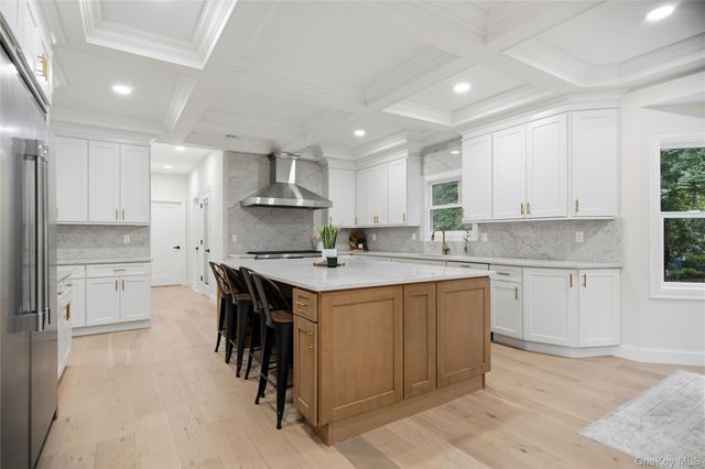 41 Cove Road, Huntington, NY 11743