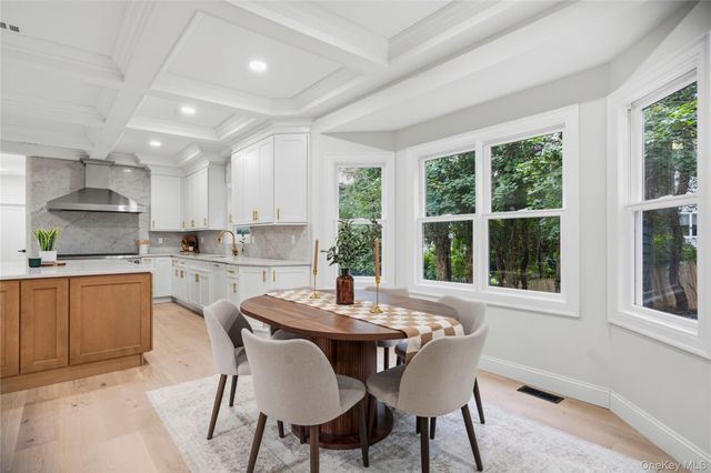 41 Cove Road, Huntington, NY 11743