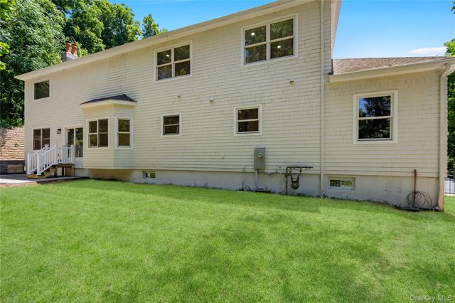 41 Cove Road, Huntington, NY 11743