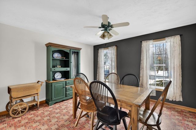 170 Lake Ridge Dr, Taunton, MA 02780