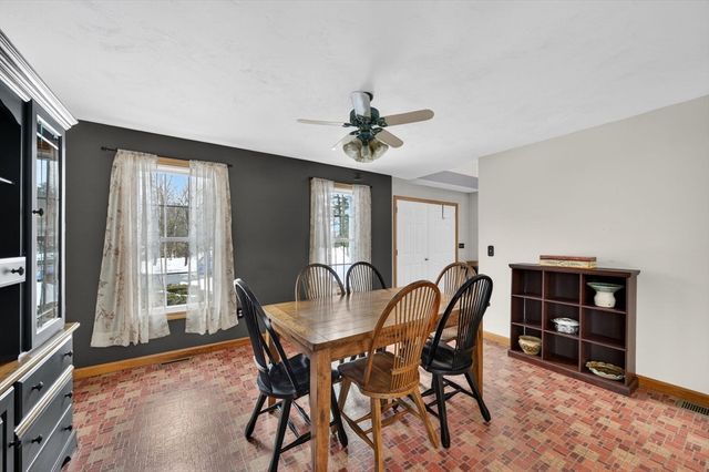 170 Lake Ridge Dr, Taunton, MA 02780