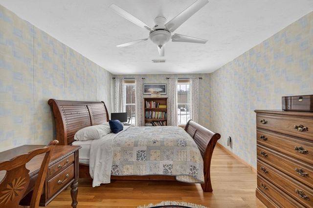 170 Lake Ridge Dr, Taunton, MA 02780