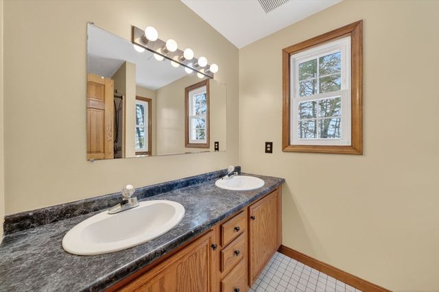 170 Lake Ridge Dr, Taunton, MA 02780