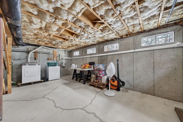 170 Lake Ridge Dr, Taunton, MA 02780