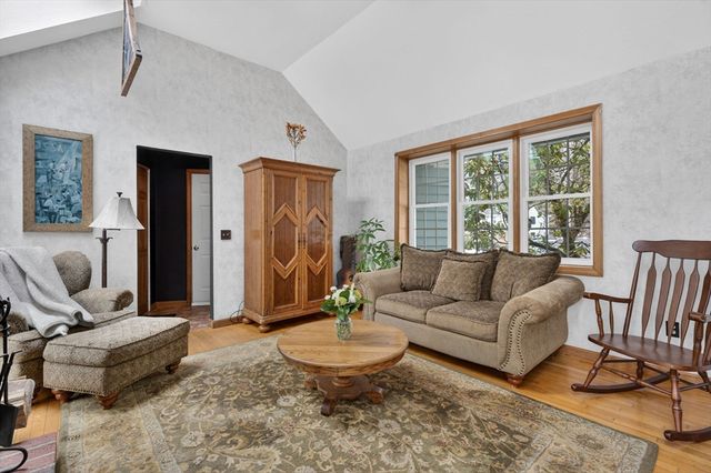 170 Lake Ridge Dr, Taunton, MA 02780