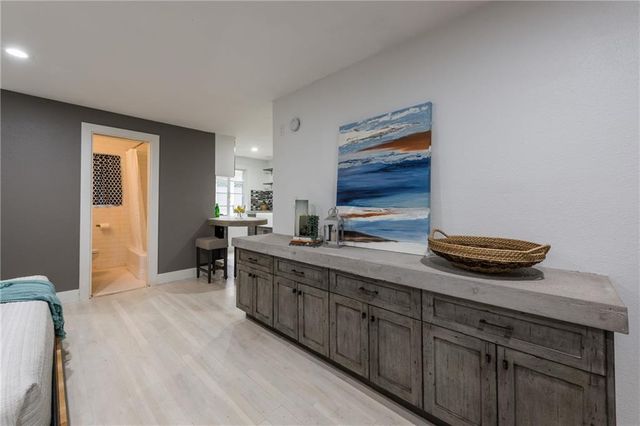 1212 Castle Hill ST 7, Austin, TX 78703