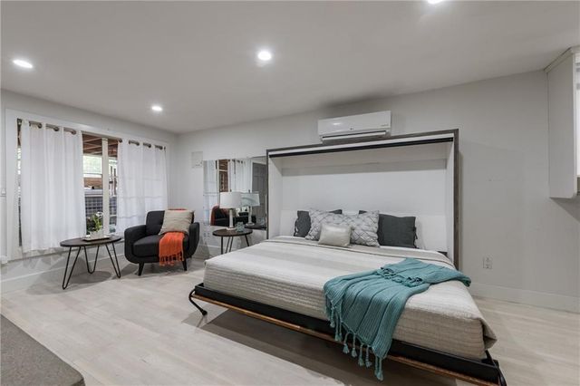 1212 Castle Hill ST 7, Austin, TX 78703