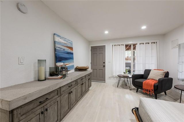 1212 Castle Hill ST 7, Austin, TX 78703