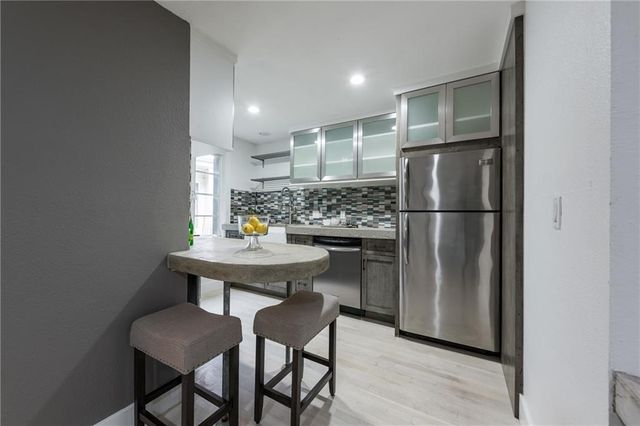1212 Castle Hill ST 7, Austin, TX 78703